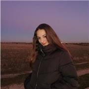 Soy estudiante de Magisterio, me gustaría poder impartir clases online o presencial dentro del rango de mi residencia (la sierra de Madrid) a niños/as que estén cursando primaria o secundaria